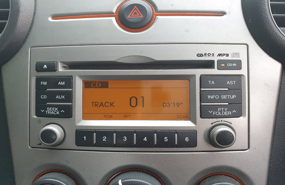 Kia Carens GS CRDI CD head unit